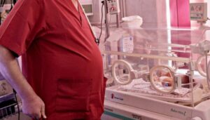 Șocant! Medic mostru! Arunca copiii prematuri la coș până mureau sau îi ucidea
