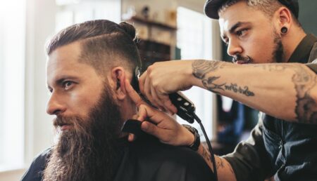 Curs acreditat de frizer/ haircut-barber în Pitești!
