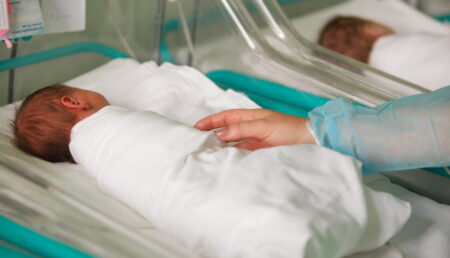 Condiții extreme în maternități! Ce se întâmplă cu bebelușii