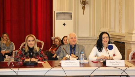 Simona Bucura-Oprescu, moderator la Conferința națională „Prevenirea abuzului și violenței asupra copilului reflectată în planul politicilor publice”