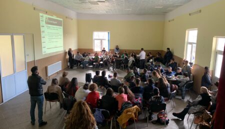 Ziua Naţională fără Tutun – Elevii marilor școli din Pitești, implicați în activități