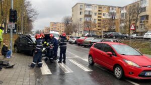 Pitești. Accident lângă Odobescu! O femeie are nevoie de ajutorul medicilor!