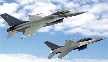 Aeronave F-16 vor survola astăzi cerul