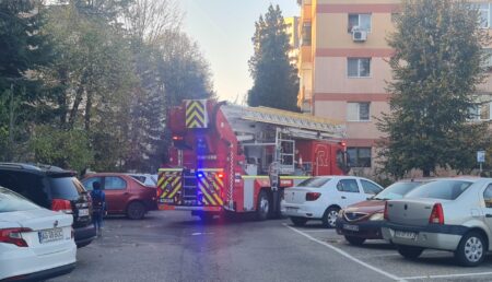 Pitești: Pompierii intervin de urgență la un bloc din Găvana!