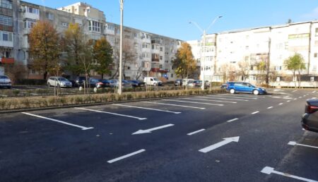 Parcare cu zeci de locuri într-un mare cartier din Pitești!