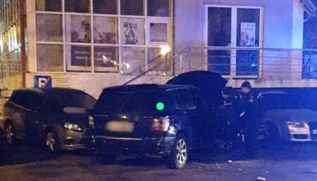 Femeie „ruptă” de beată a distrus 9 mașini, inclusiv a Poliției!