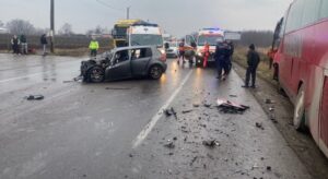 Accident teribil! Doi oameni au murit, alți trei sunt răniți