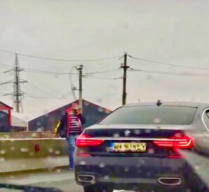 Argeș. Accident lângă Carrefour! Bolid BMW, zob!