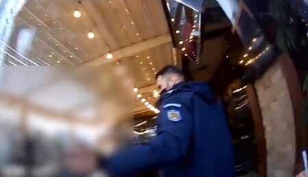 Argeș: Bărbat înarmat cu un cuțit într-un local