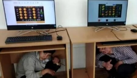 Elevi prinși la „păcănele” pe calculatoarele din laboratorul de informatică