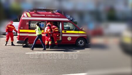 Argeș: Accident cu două mașini. Femeie transportată la spital