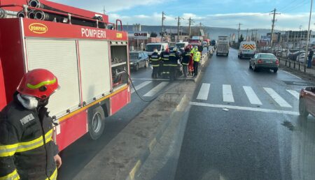 Argeș: Accident cu trei autoturisme! Mașină proiectată pe contrasens