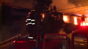 Incendiu la o casă din Argeș, acum!