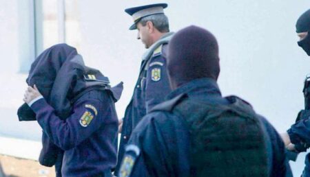 Poliţist de la Direcţia Anticorupţie, reţinut pentru corupţie. Cerea şpăgi de mii de euro