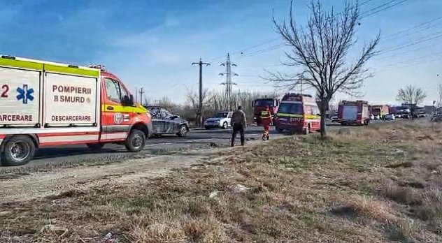 Accident lângă Pitești! Trei mașini sunt implicate!