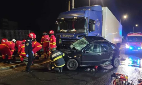 Accident teribil! Un șofer de 22 de ani a murit pe loc!