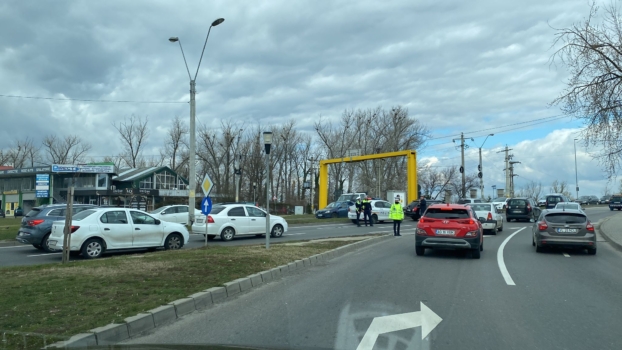 Pitești: Accident lângă Vivo Mall! Traficul este paralizat