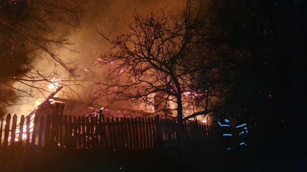 Argeș! Incendiu violent! Trupul proprietarului a fost găsit carbonizat!