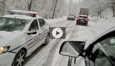 Circulați cu atenție! Zăpadă pe multe drumuri importante