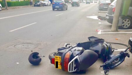Argeș. Un alt motociclist a părăsit carosabilul în urma unui accident