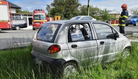 Argeș: Mașină intrată într-un cap de pod