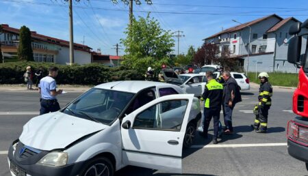 Argeș: Carambol cu trei mașini! Două persoane au fost rănite