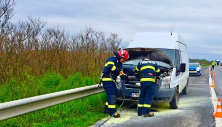 Dubă în flăcări pe autostrada A1 București-Pitești