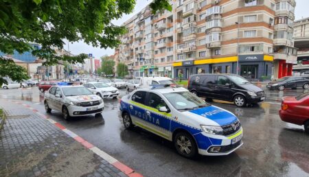 Accident în Pitești. Două mașini s-au izbit