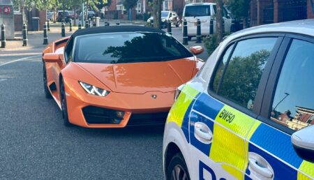 Lamborghini de 200.000 de €, confiscat de polițiști direct de pe stradă!