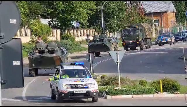 Poliția Militară, blindate și camioane