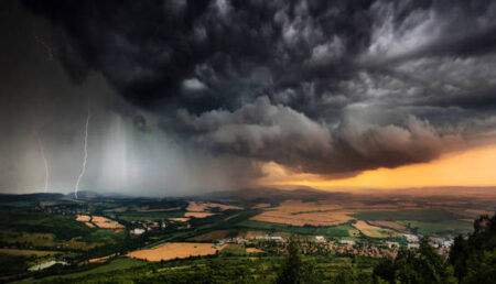 Vremea se răcește! Un nou val de furtuni lovește România!
