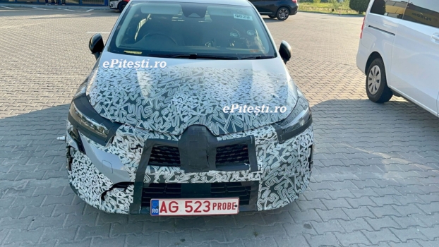 Pitești. Mașină „incognito” surprinsă la benzinărie!