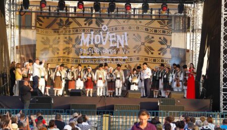 Spectacol de vis la Mioveni. Cine sunt câștigătorii trofeului Festivalului de Folclor