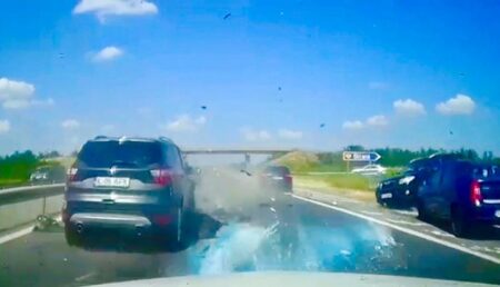 Accident LIVE surprins pe Autostradă, spre Pitești! 5 mașini, praf!