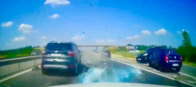 Accident LIVE surprins pe Autostradă, spre Pitești! 5 mașini, praf!
