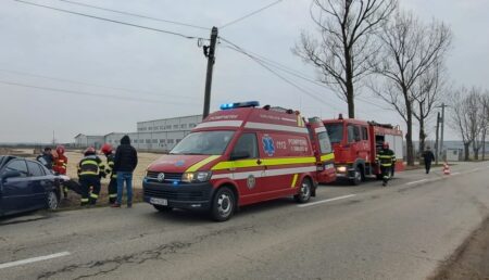 Argeș. Două mașini, implicate într-un accident rutier