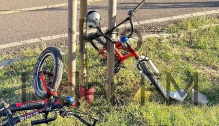 Înfiorător! Copil de 9 ani a murit în fața părinților căzând cu bicicleta