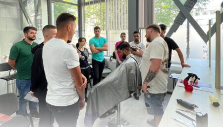 Curs acreditat de frizer/barber, în Pitești