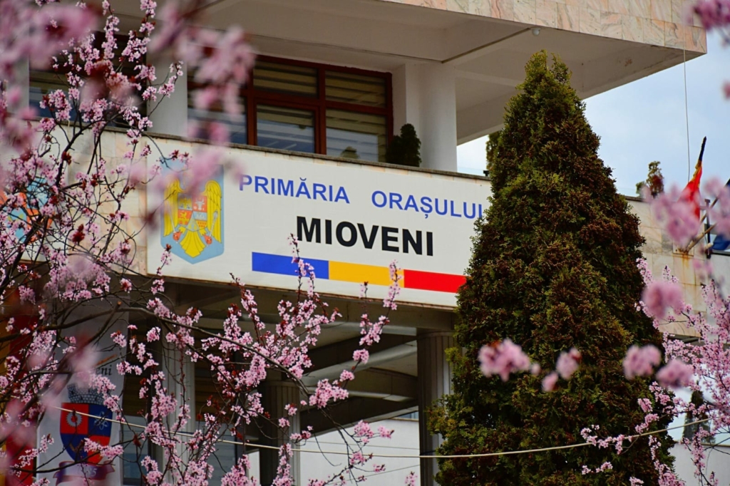 Primăria Mioveni - 2000 € pe lună pentru un post la Primărie. E prima dată când se caută un astfel de om!