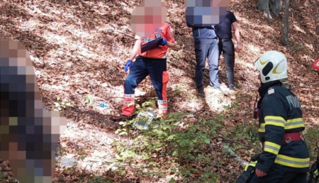 Moarte suspectă! Minor găsit fără suflare într-o pădure