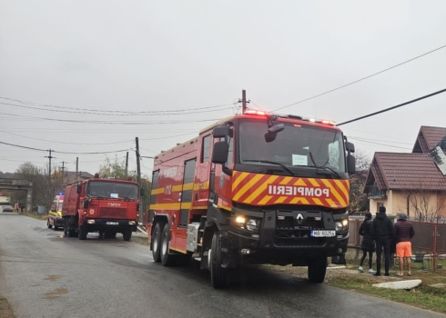 Incendiu la o casă din Argeș. Cauza – coșul de fum deteriorat!