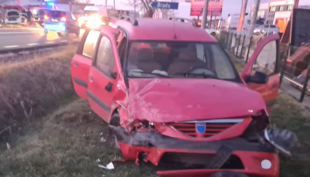 Accident cu victimă în Pitești. Impact puternic între două mașini