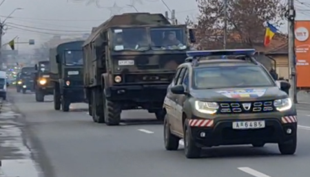 „Paradă” la intrarea în Pitești! Poliția Militară și camioane ale Armatei, în oraș