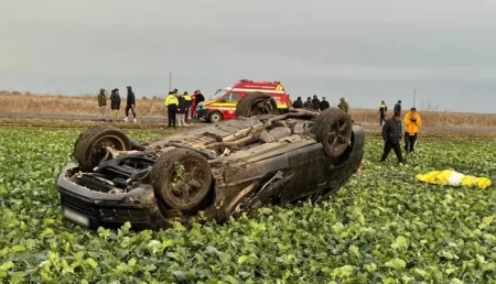 Impact crunt! Un șofer și-a băgat tatăl în mormânt și copiii în spital
