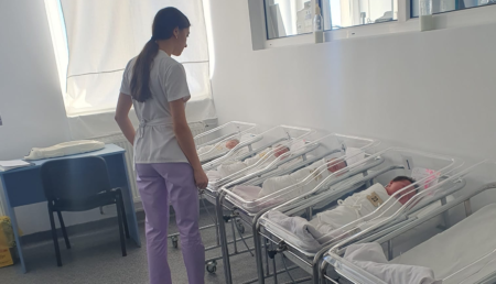Darul vieții de Crăciun: Patru nou-născuți la Spitalul Județean din Pitești