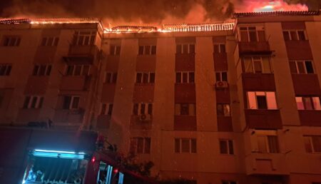 Incendiu grav într-un apartament din Argeș! O mamă și fiul ei se aflau în interior