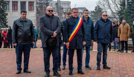 „Întru amintirea și cinstirea eroilor Revoluției Române”