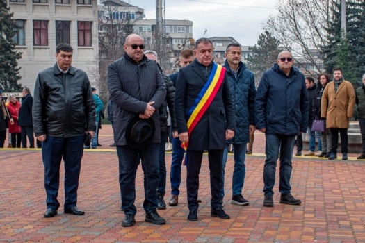 „Întru amintirea și cinstirea eroilor Revoluției Române”