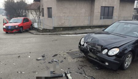 Intervenție în Argeș: Accident cu două autoturisme