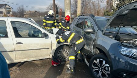 Accident cu două autoturisme lângă Pitești!